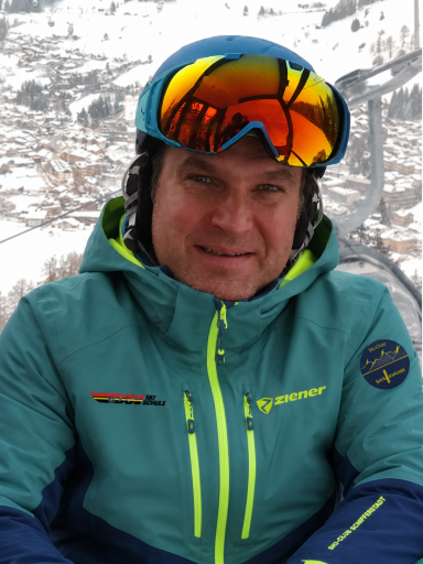 Leiter Skischule Ski-Club Schifferstadt ist Thomas Philipp